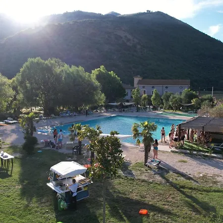 Il Pozzo Κατάλυμα σε φάρμα Polla